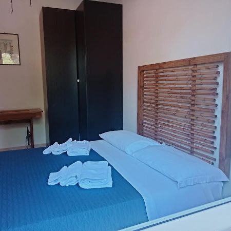 Casa Vacanze Del Carrubo Vieste Esterno foto