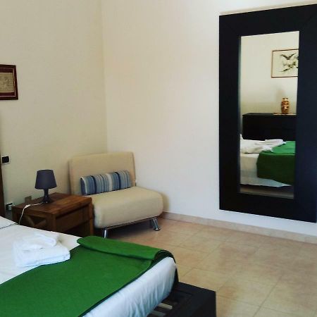Casa Vacanze Del Carrubo Vieste Esterno foto