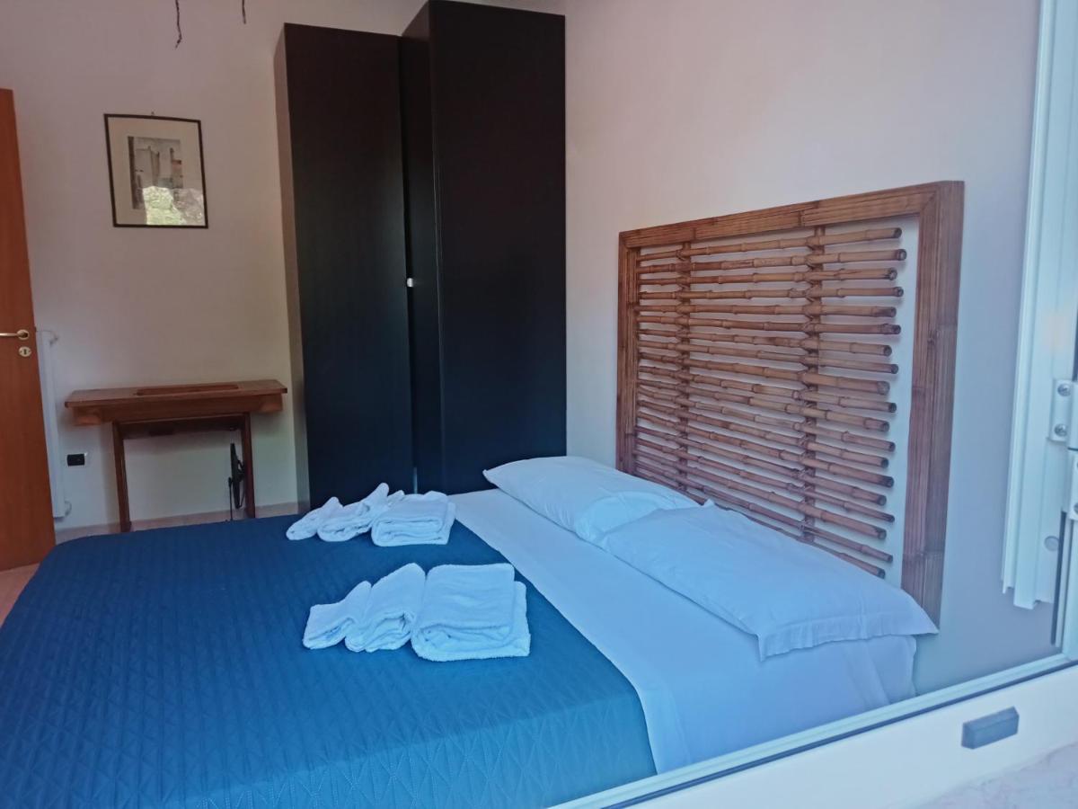 Casa Vacanze Del Carrubo Vieste Esterno foto