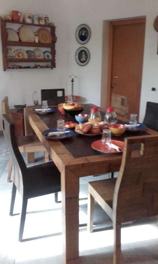 Casa Vacanze Del Carrubo Vieste Esterno foto