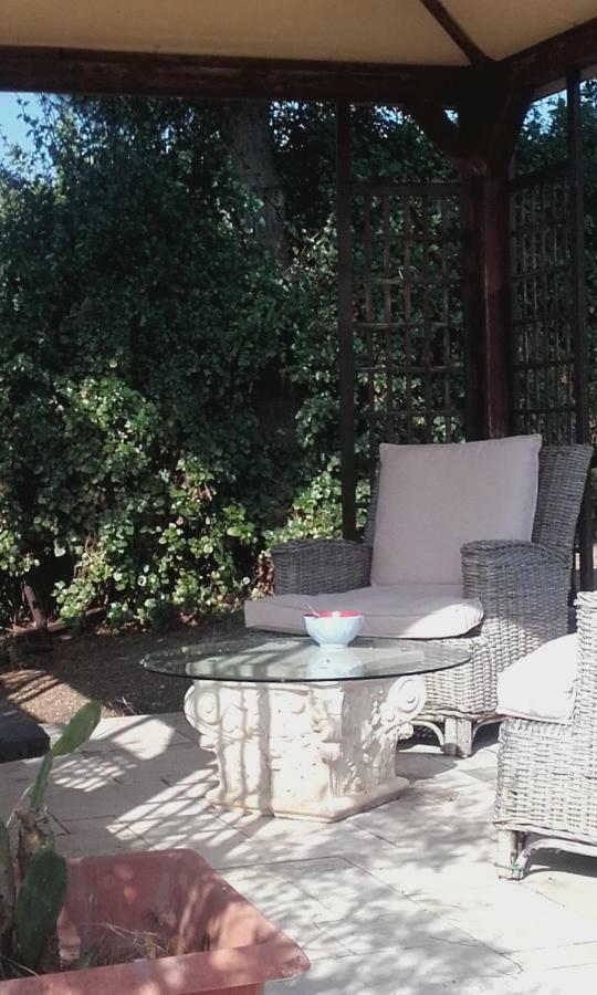 Casa Vacanze Del Carrubo Vieste Esterno foto